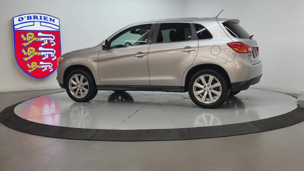 Used 2015 Quick Silver Metallic Mitsubishi SE image 7