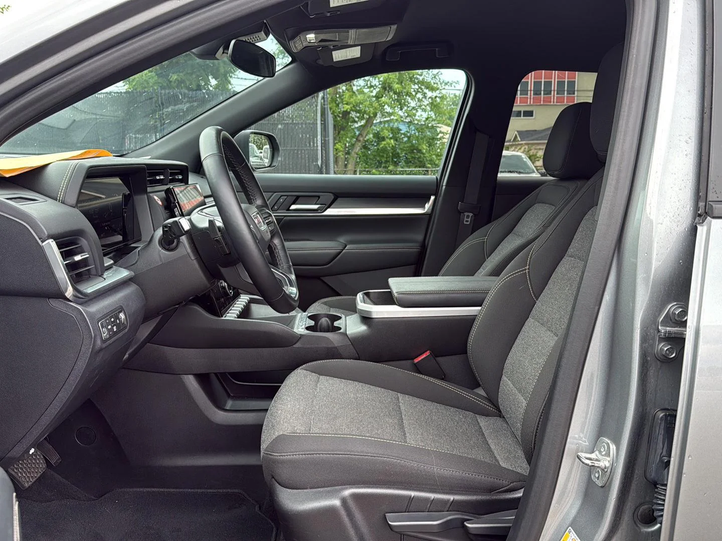Used 2026 Sterling Metallic GMC AWD Elevation image 9