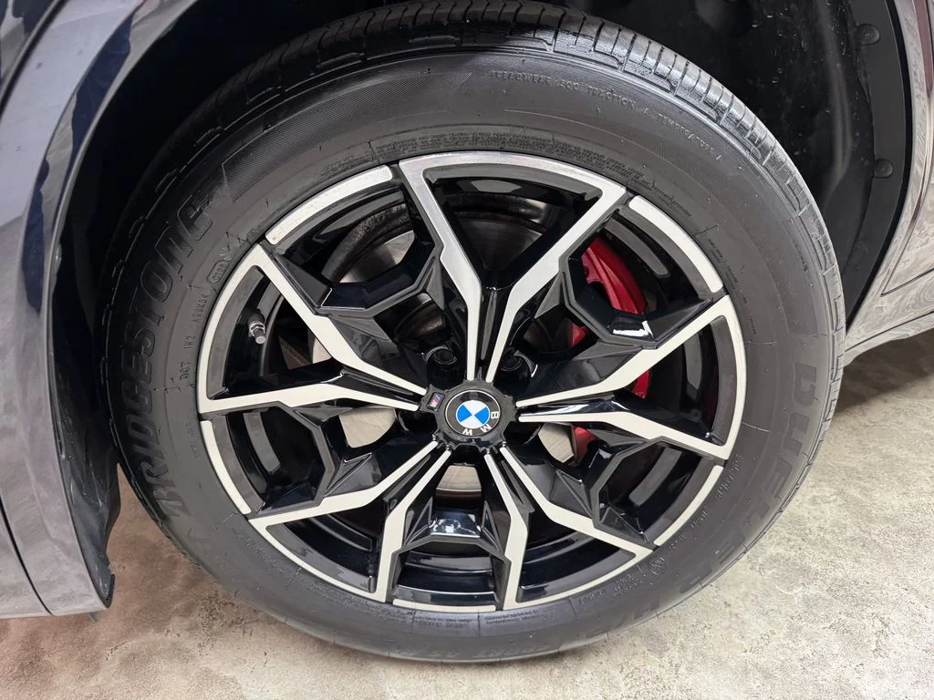 Used 2024 Black BMW xDrive30i image 31