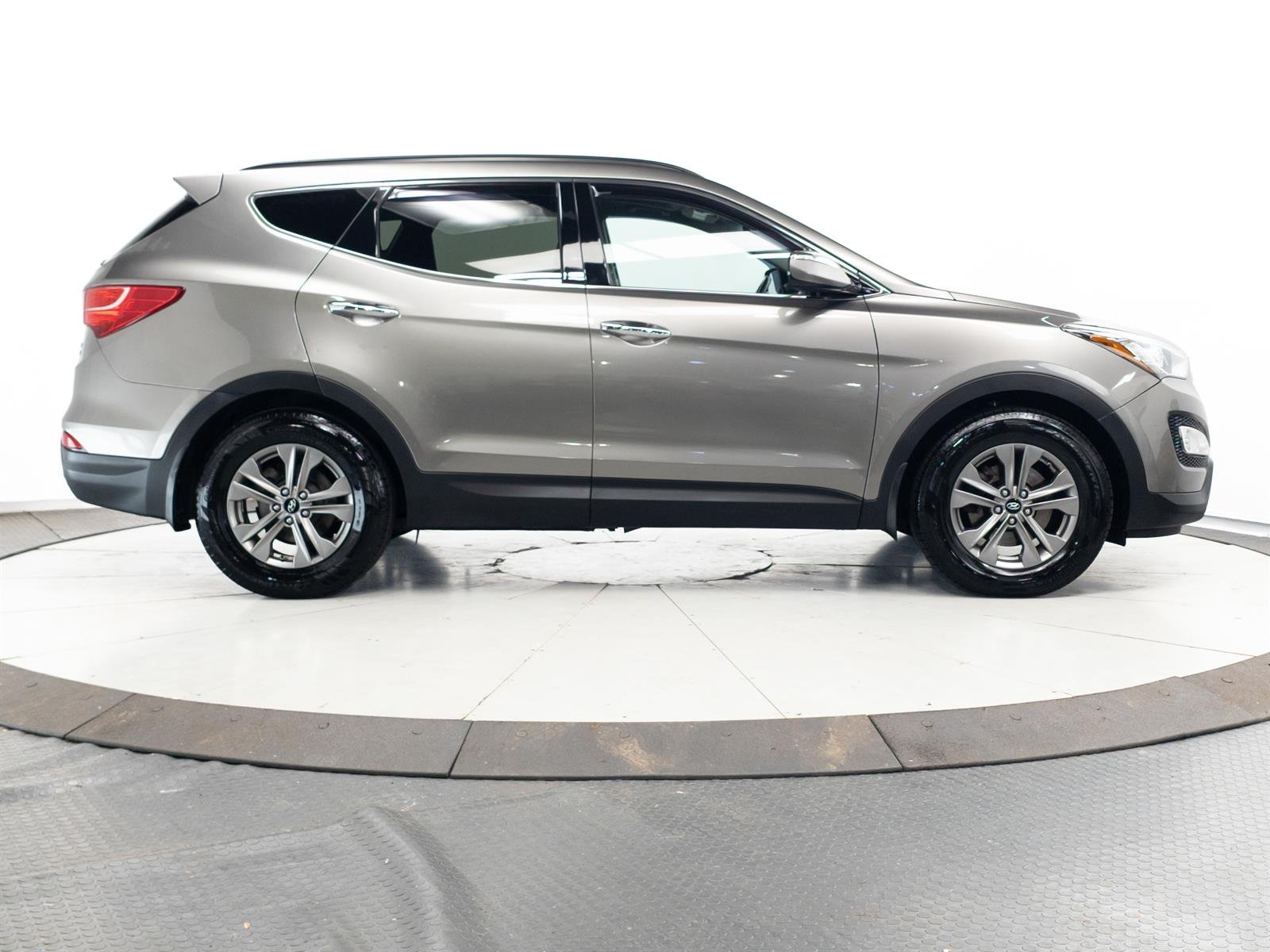 Used 2016 Gray Hyundai 2.4 Base image 13