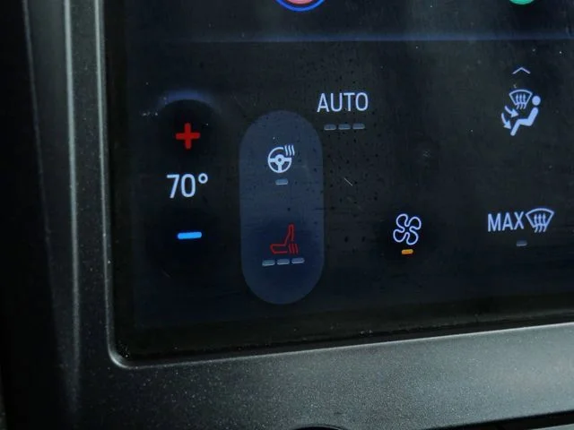 Used 2024 Gray Ford SEL image 7