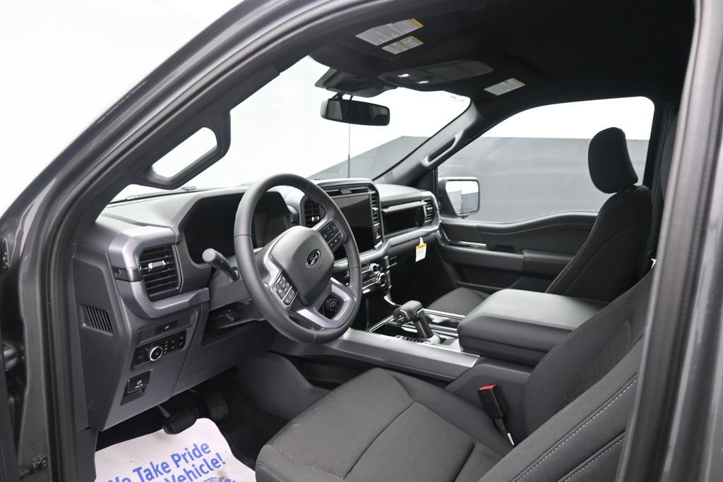 New 2026 Carbonized Gray Metallic Ford XLT image 10