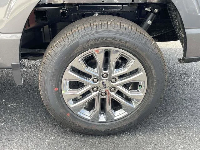 New 2026 Carbonized Gray Metallic Ford XLT image 2
