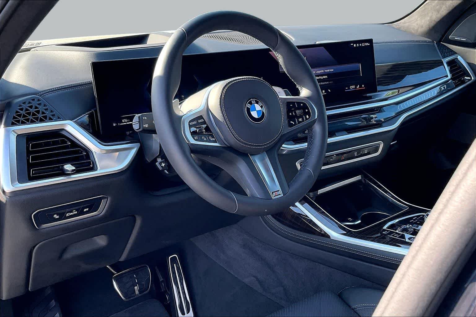 Used 2025 Carbon Black Metallic BMW xDrive40i image 17