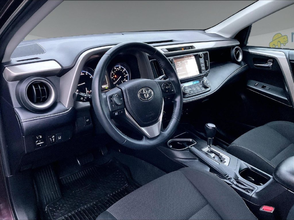 Used 2018 Black Currant Toyota XLE image 6