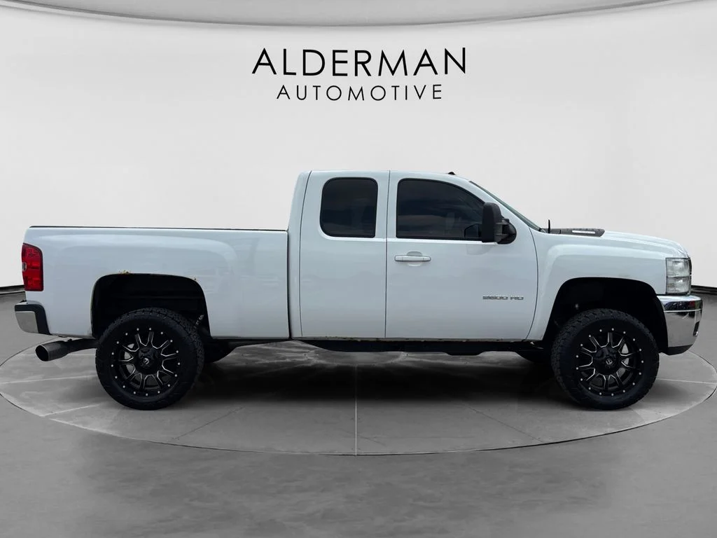Used 2011 White Chevrolet LTZ image 6