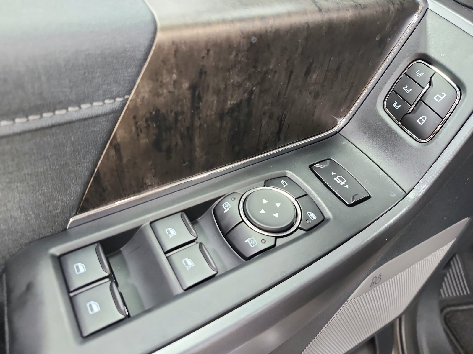 New 2027 Marsh Gray Metallic Ford F-250® Lariat® image 35