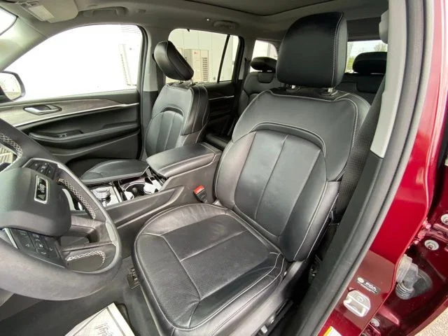 Used 2023 Red Jeep Limited image 9