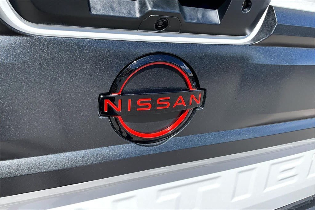 Used 2026 White Nissan PRO-X image 31