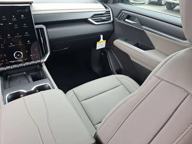 New 2027 Sterling Metallic GMC Elevation image 11