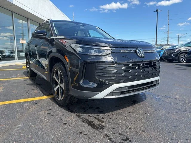New 2026 Deep Black Pearl Volkswagen 2.0T SE image 13