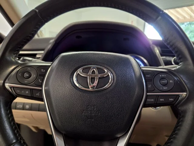 Used 2018 Brown Toyota XLE image 23