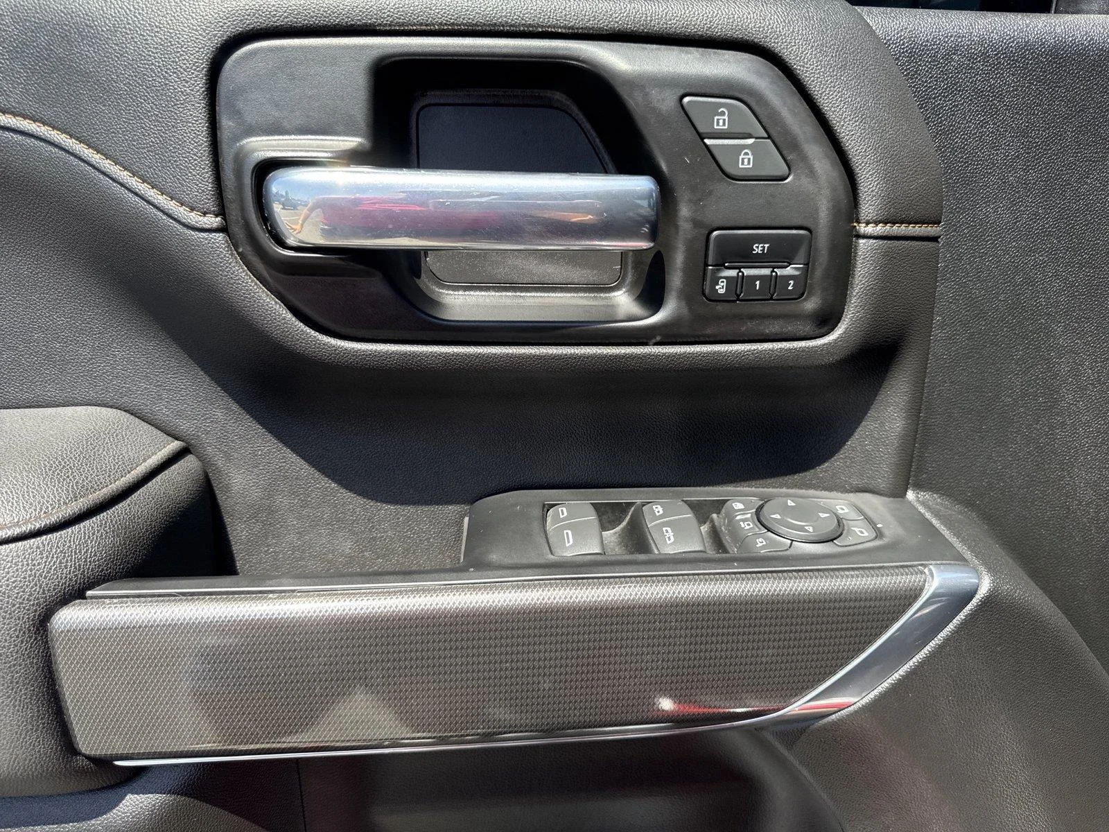 Used 2022 CAYENNE RED TINTCOAT GMC AT4 image 17