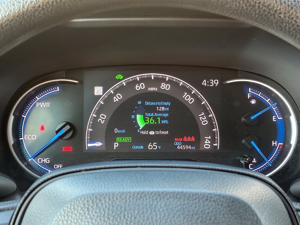 Used 2025 Silver Toyota LE image 19