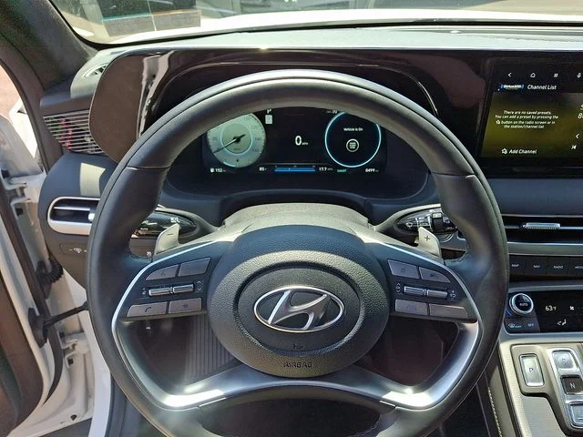Used 2025 White Hyundai Calligraphy image 19