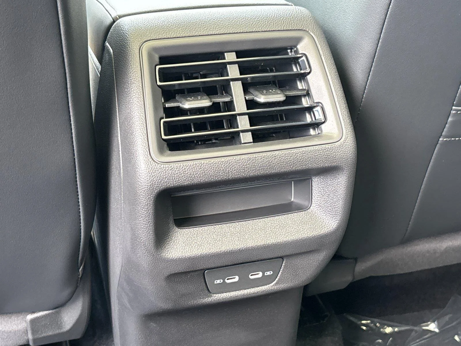 New 2026 platinum gray metallic Volkswagen SE image 33