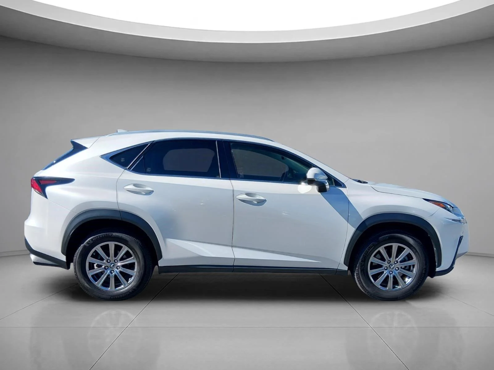 Used 2018 Eminent White Pearl Lexus Base image 6