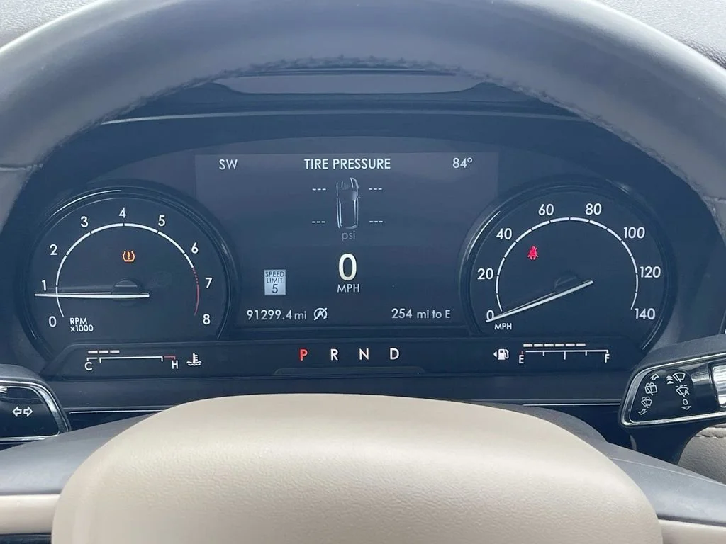 Used 2020 White Lincoln Reserve image 30