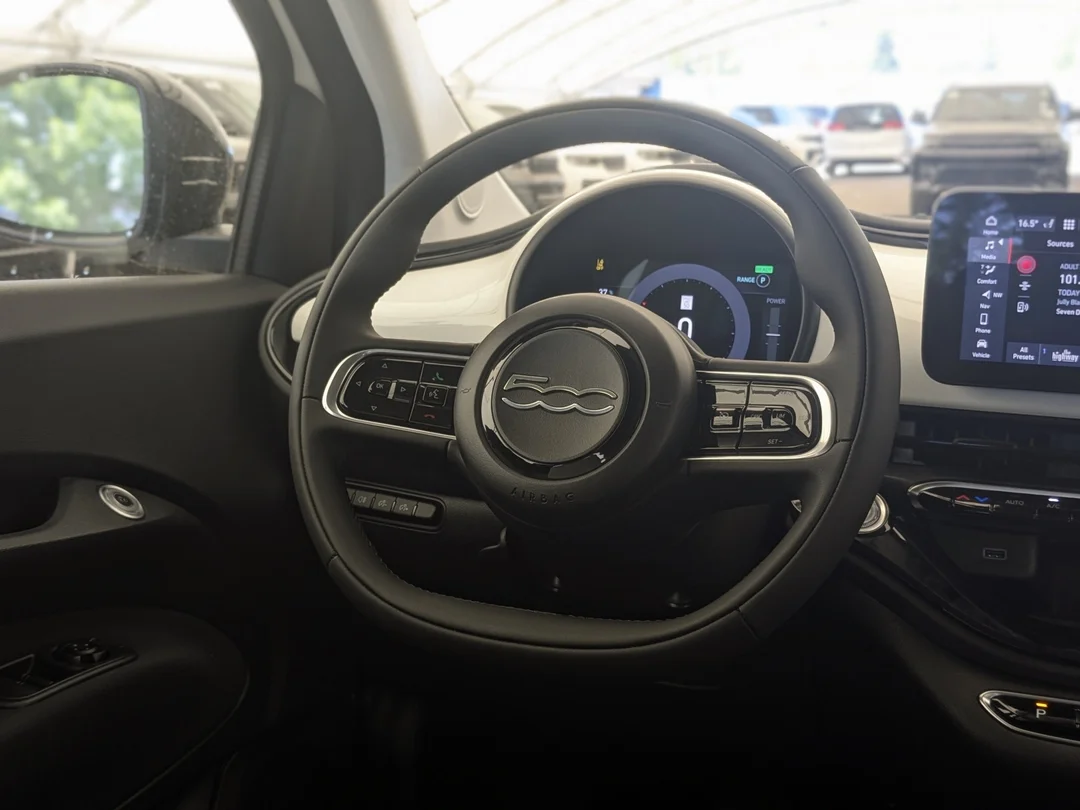 New 2026 White FIAT Pop - - FWD - Backup Camera - Lane Keep Assist - Rear Park Assist - Auto Climate & More! image 15