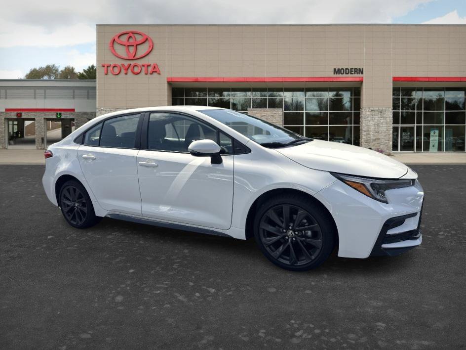 Used 2026 Ice Cap Toyota SE image 1