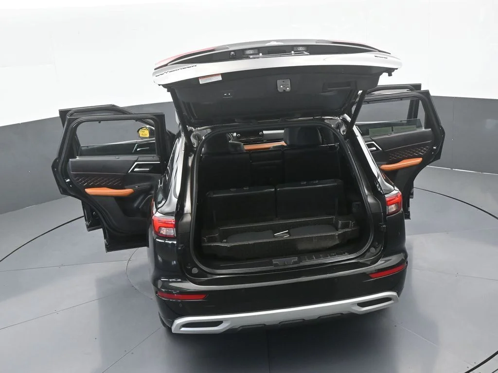 Used 2022 Black Mitsubishi SEL image 79