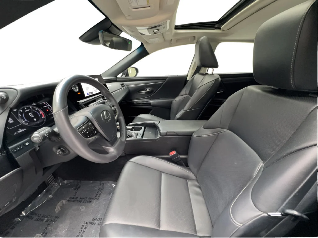 Used 2024 White Lexus 350 image 22