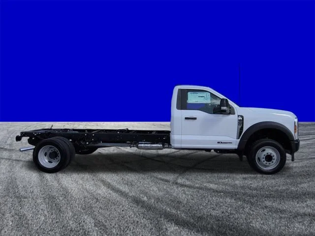 New 2026 Oxford White Ford F-450® XL image 3