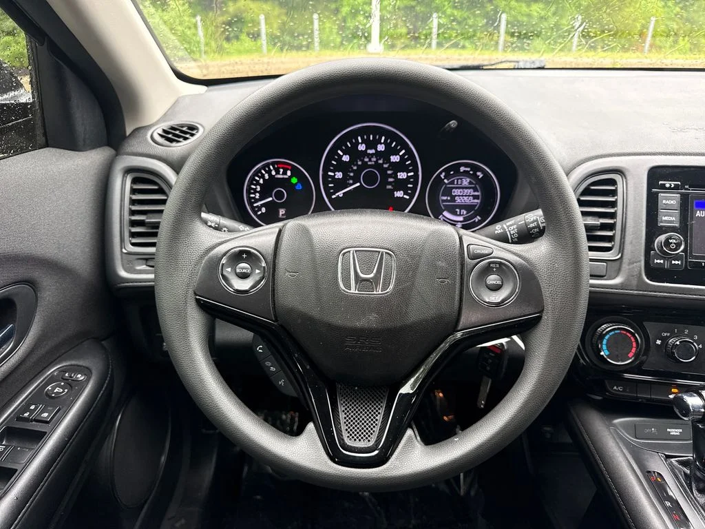 Certified Used 2022 Crystal Black Pearl Honda LX image 19