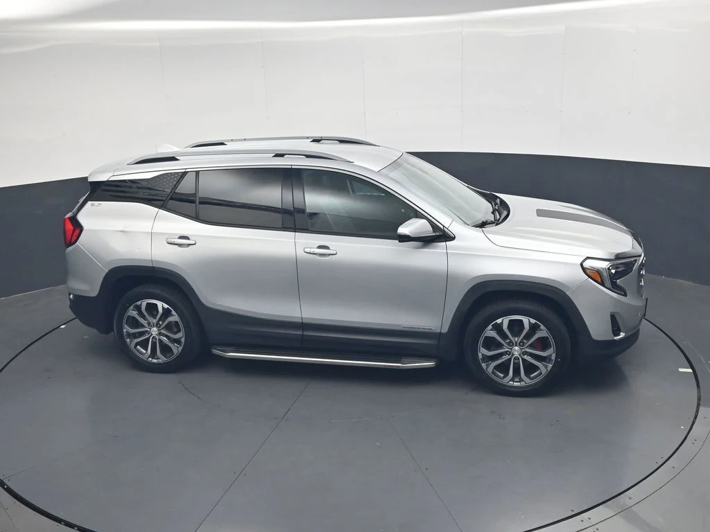 Used 2021 Silver GMC SLT image 34