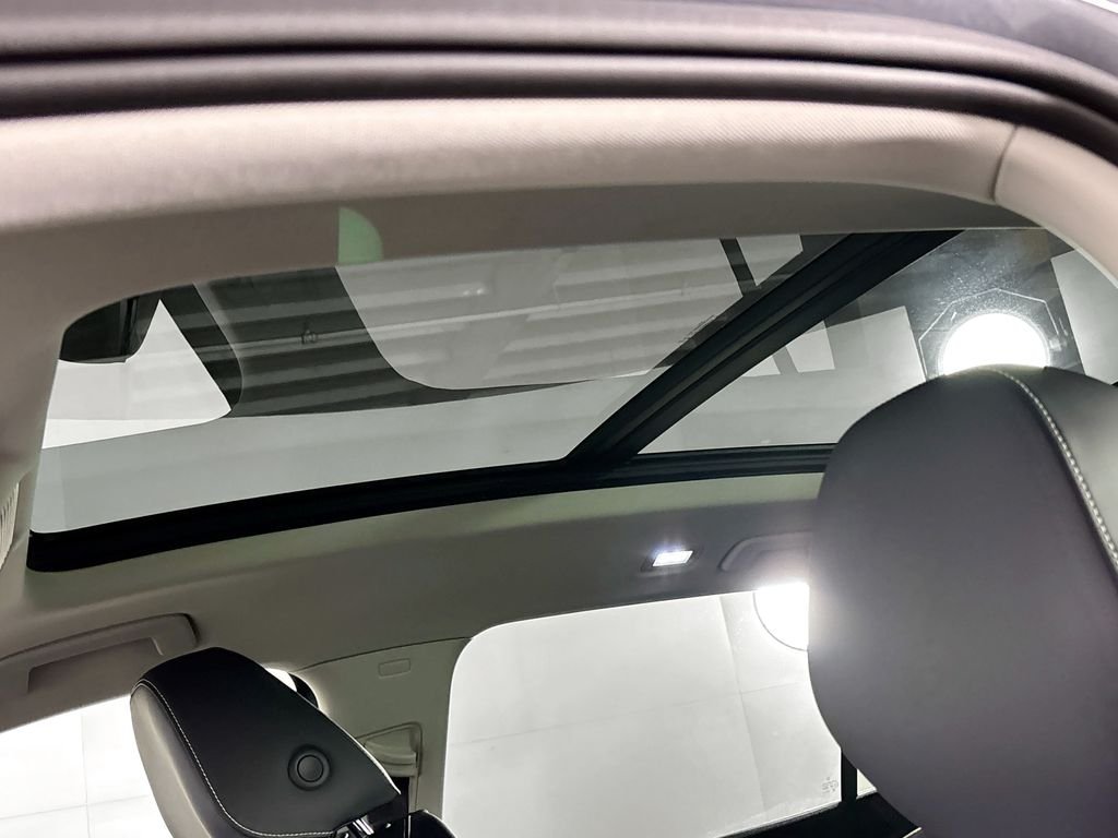 New 2026 Platinum Gray Metallic Volkswagen 2.0T SE image 18