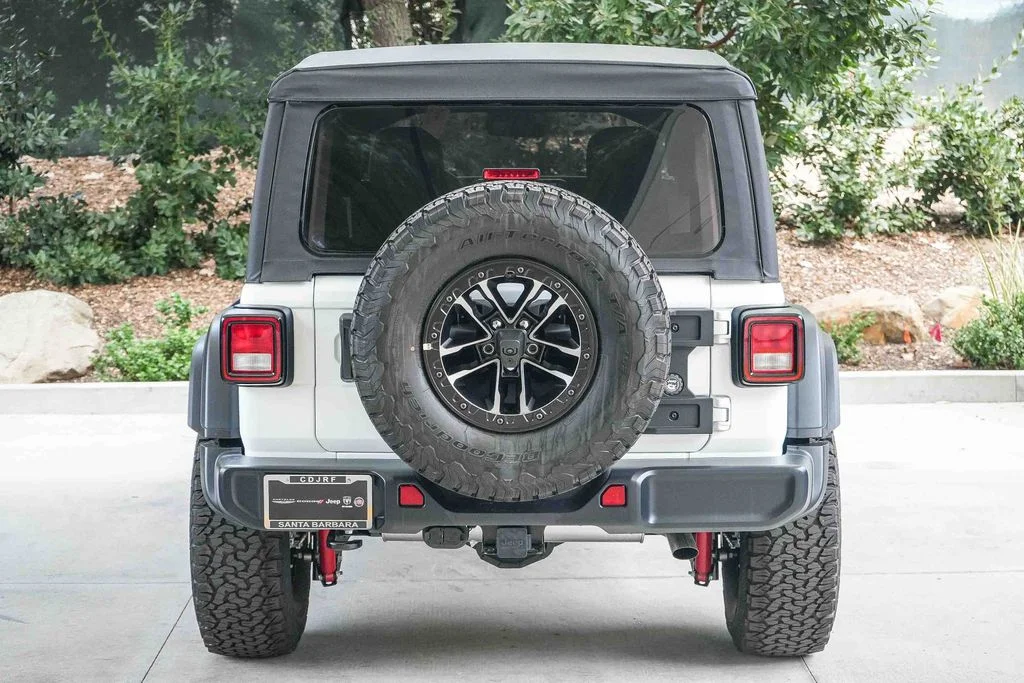 New 2026 Bright White Clear-Coat Exterior Paint Jeep Willys image 5