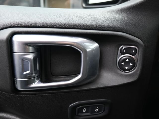Used 2023 Black Jeep Mojave image 22