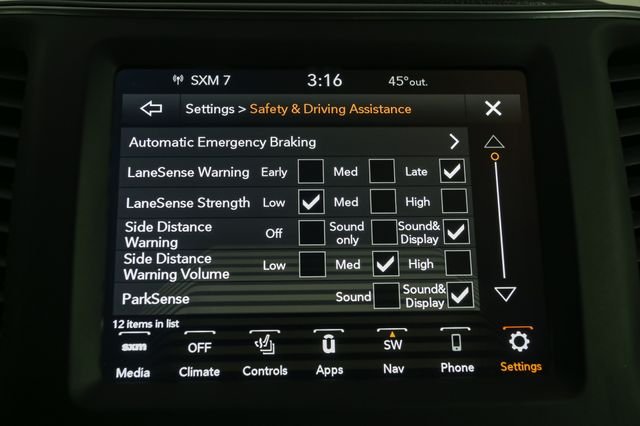 Used 2023 Black Jeep Altitude image 26