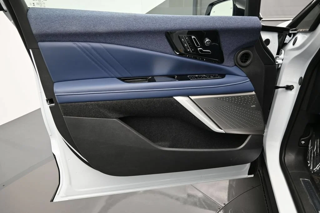 2027 Cadillac OPTIQ Premium Sport - Photo 9
