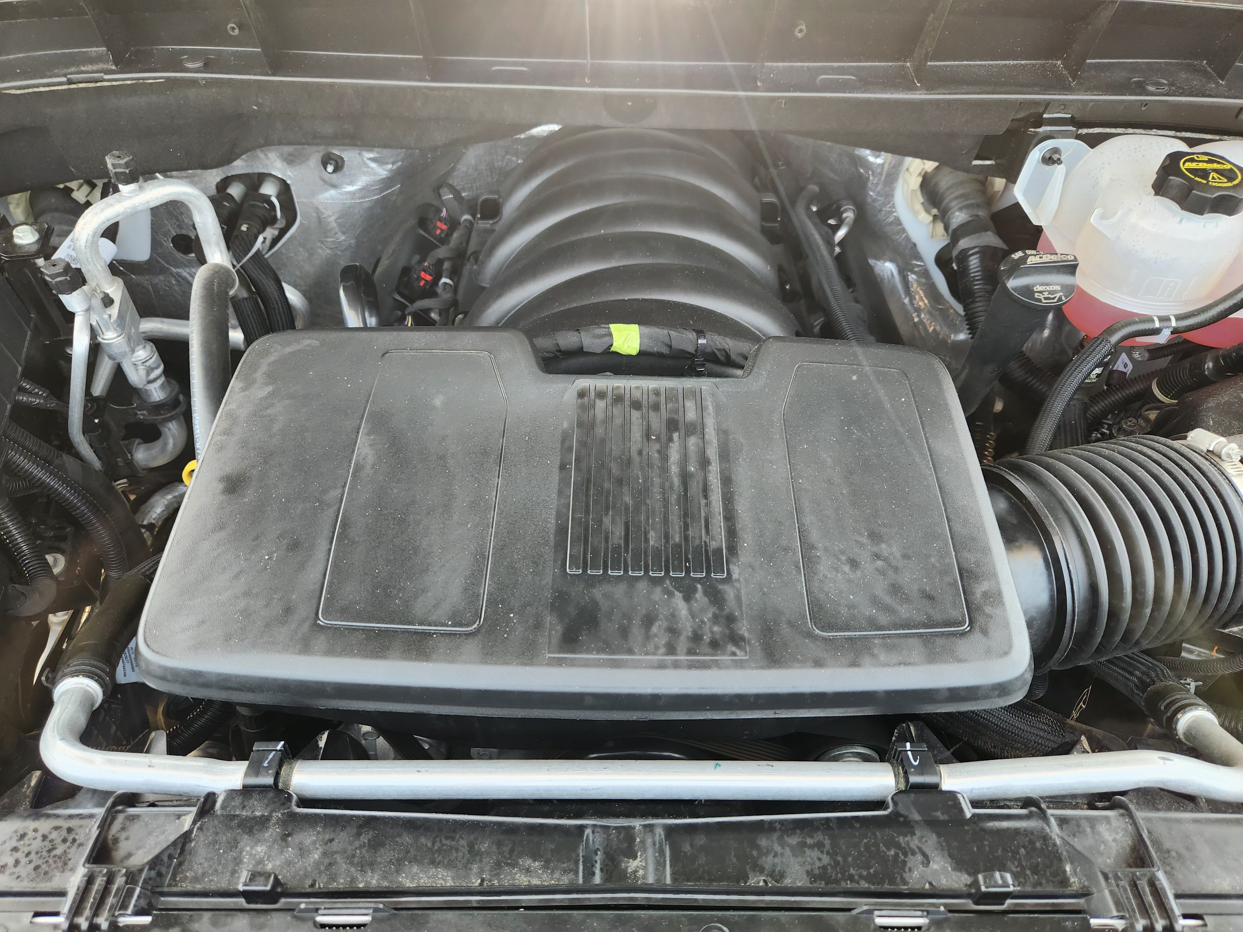 Used 2025 Summit White GMC AT4 image 31