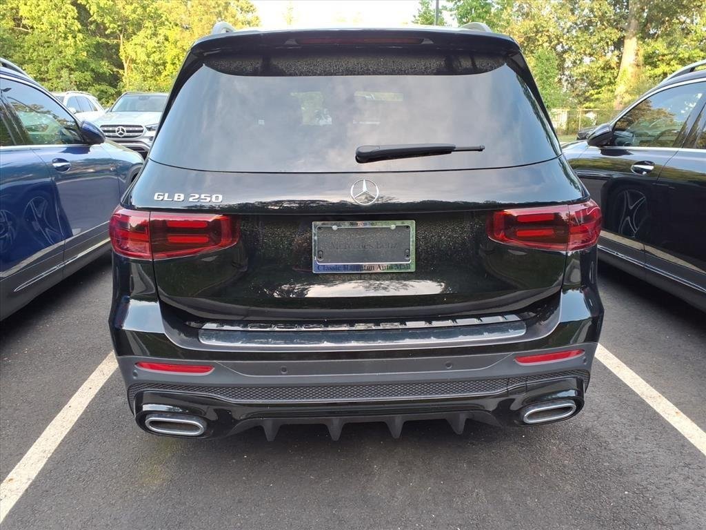 New 2025 BLACK Mercedes-Benz GLB 250 image 27