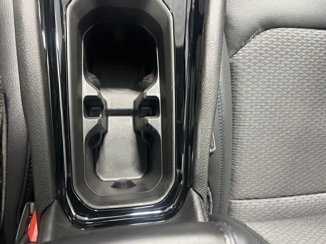 New 2026 Hydro Blue Pearlcoat Jeep Latitude image 16