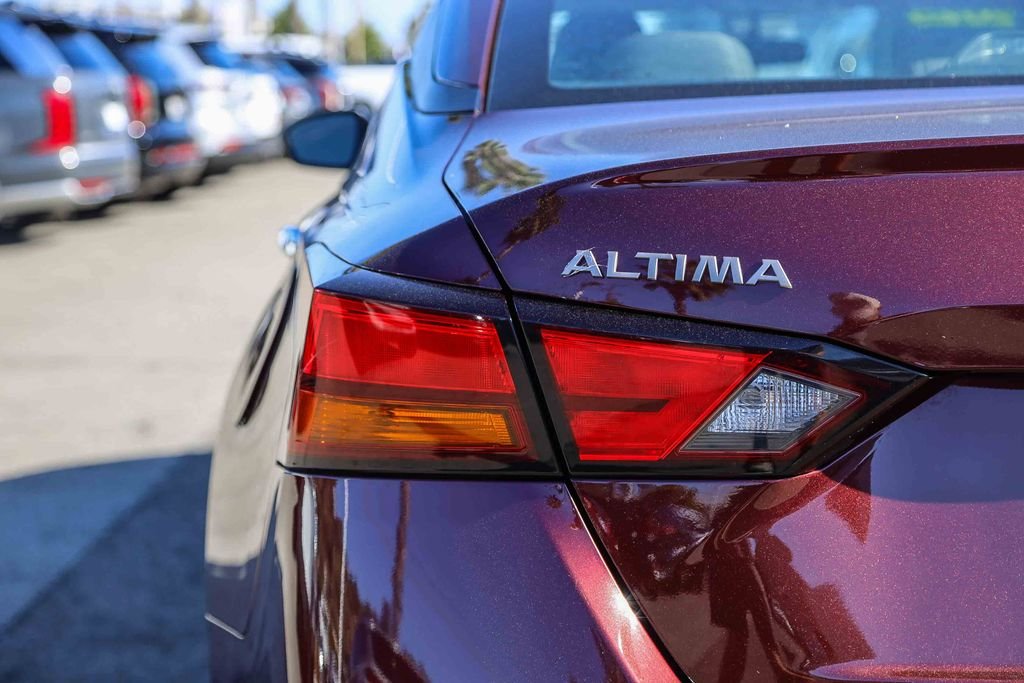 2025 Nissan Altima SV - Photo 7