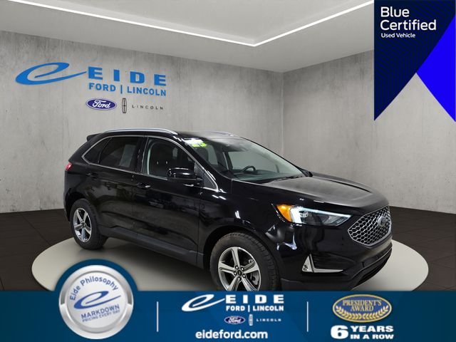 Used 2023 Black Ford SEL image 1