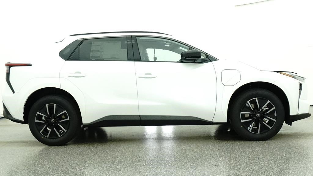 New 2026 Wind Chill Pearl <sup>1</sup> Toyota  XLE image 57