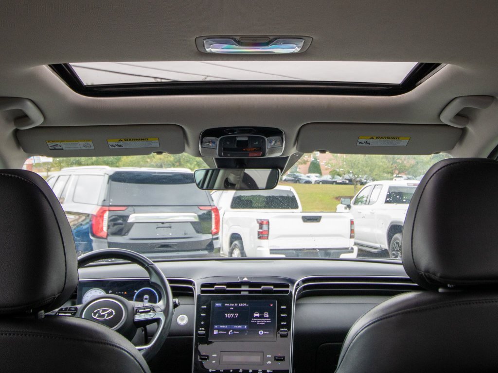 Used 2023 White Hyundai SEL image 15