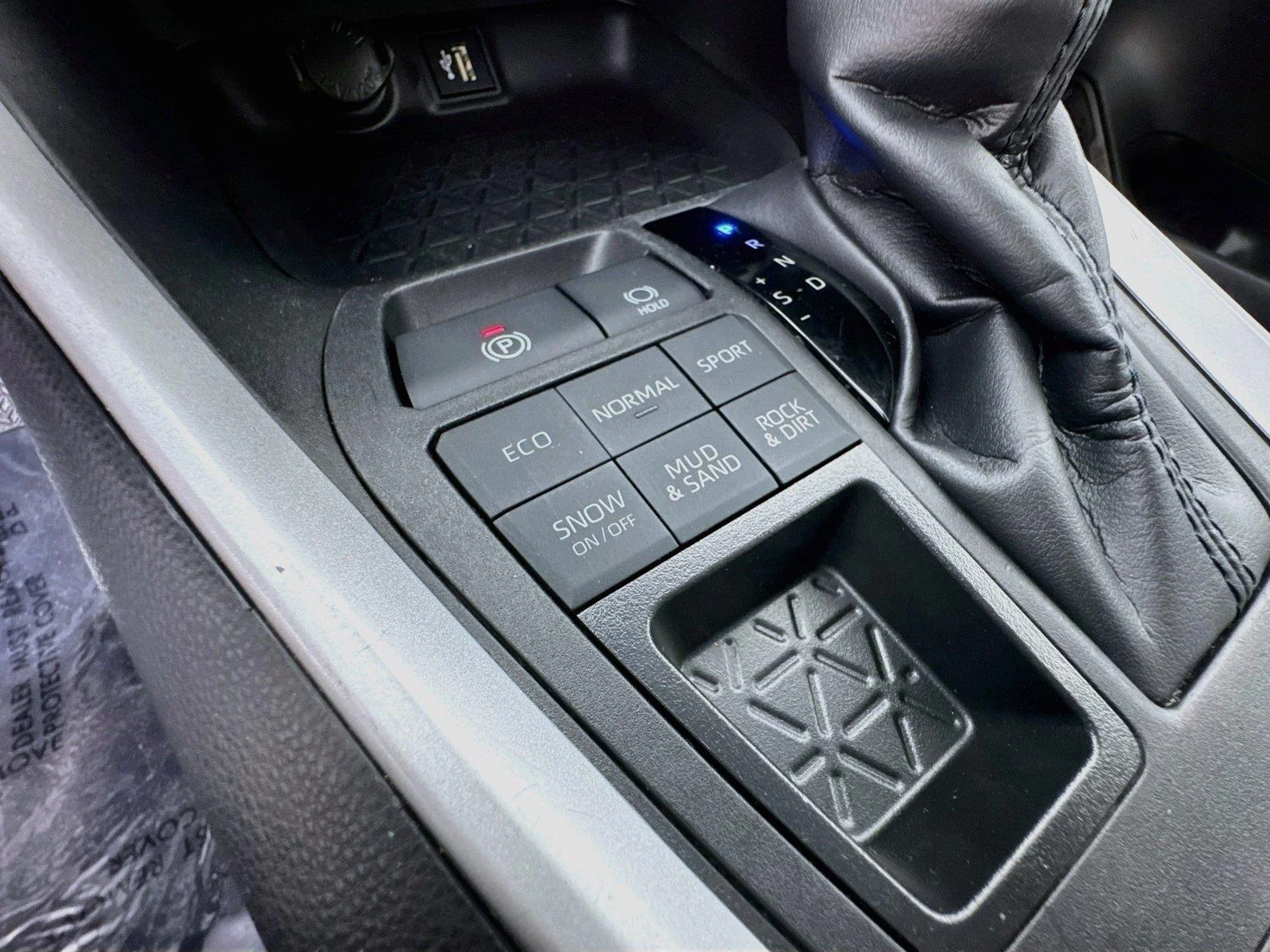 Used 2024 Magnetic Gray Metallic Toyota XLE image 32