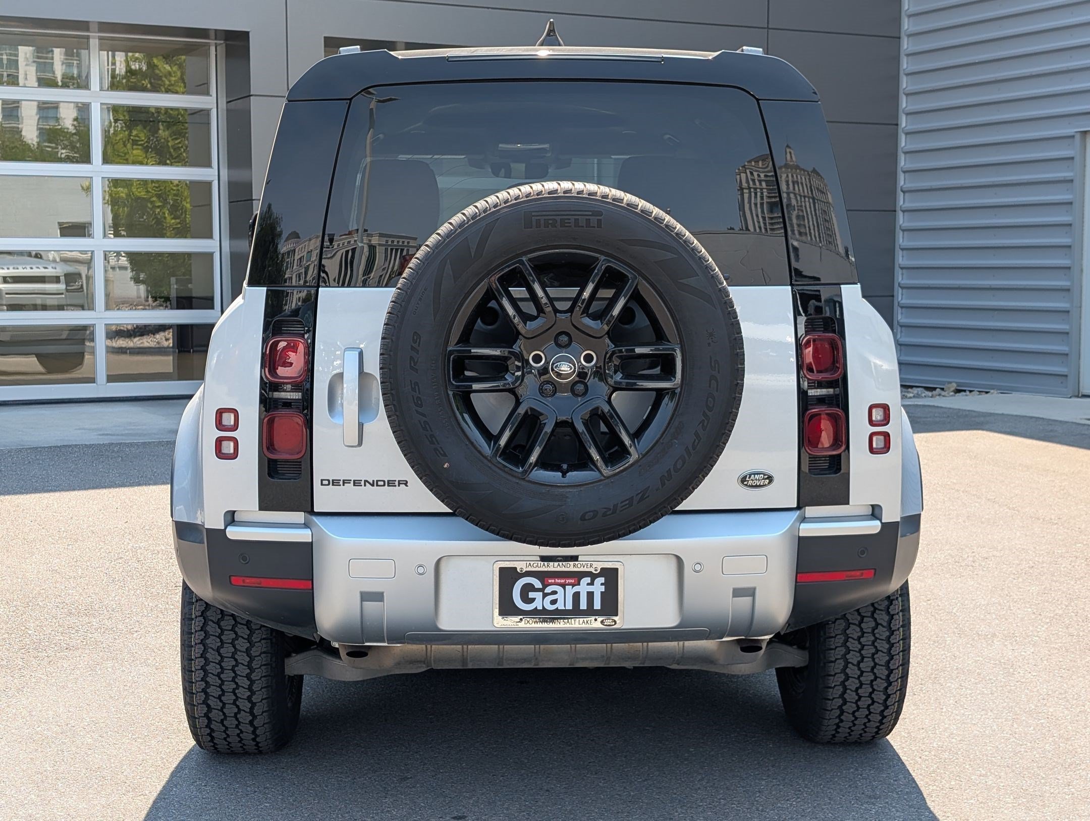 Used 2023 Hakuba Silver Metallic Land Rover 110 S AWD image 5