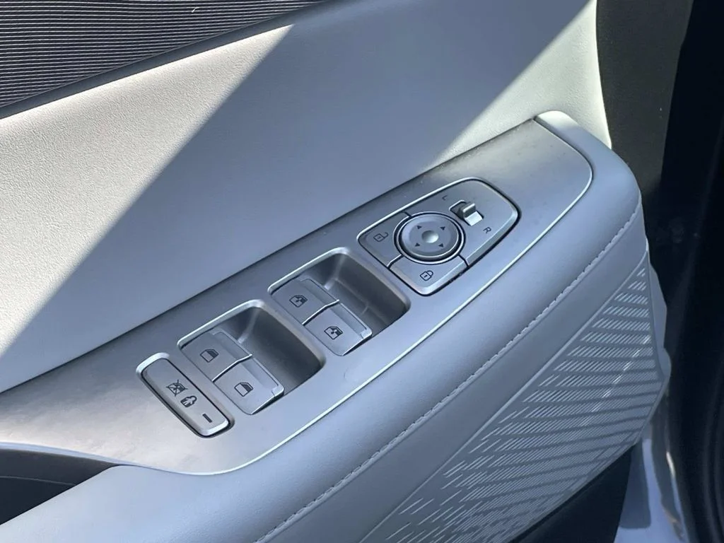 Used 2020 Gray Hyundai SEL image 19