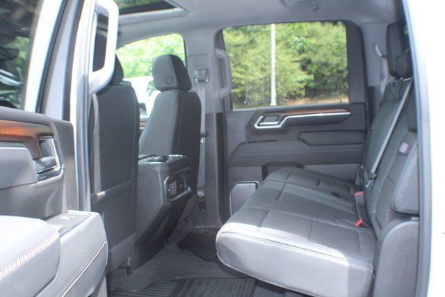 Used 2025 White Frost Tricoat GMC Denali image 17