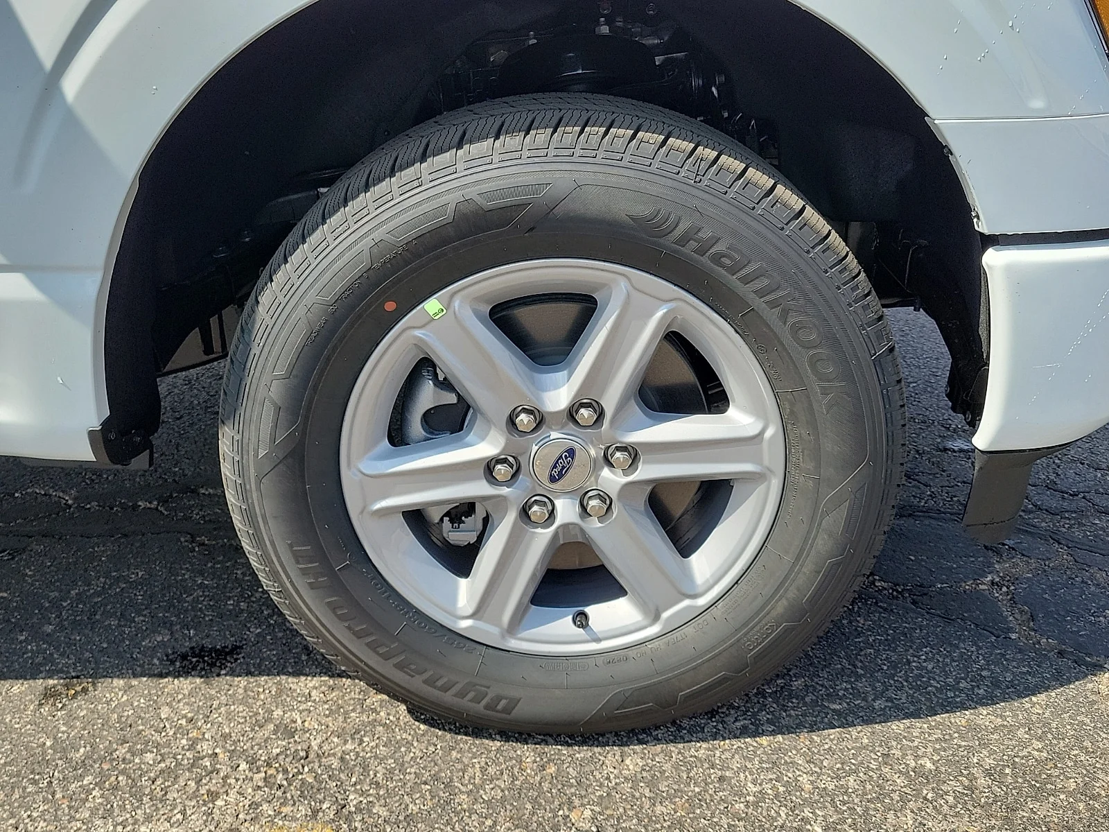 New 2026 Oxford White Ford XLT image 7
