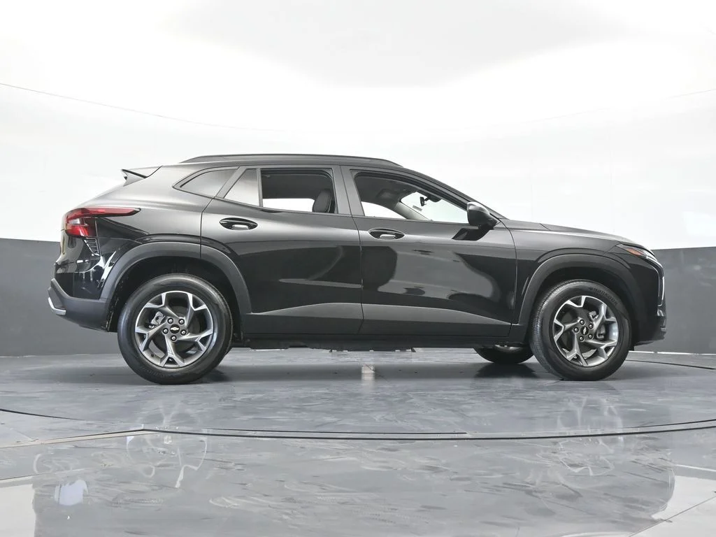 Used 2025 Mosaic Black Metallic Chevrolet LT image 57