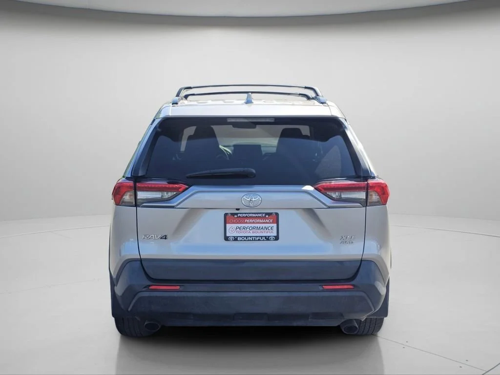 Used 2022 Silver Sky Metallic Toyota XLE Premium image 24