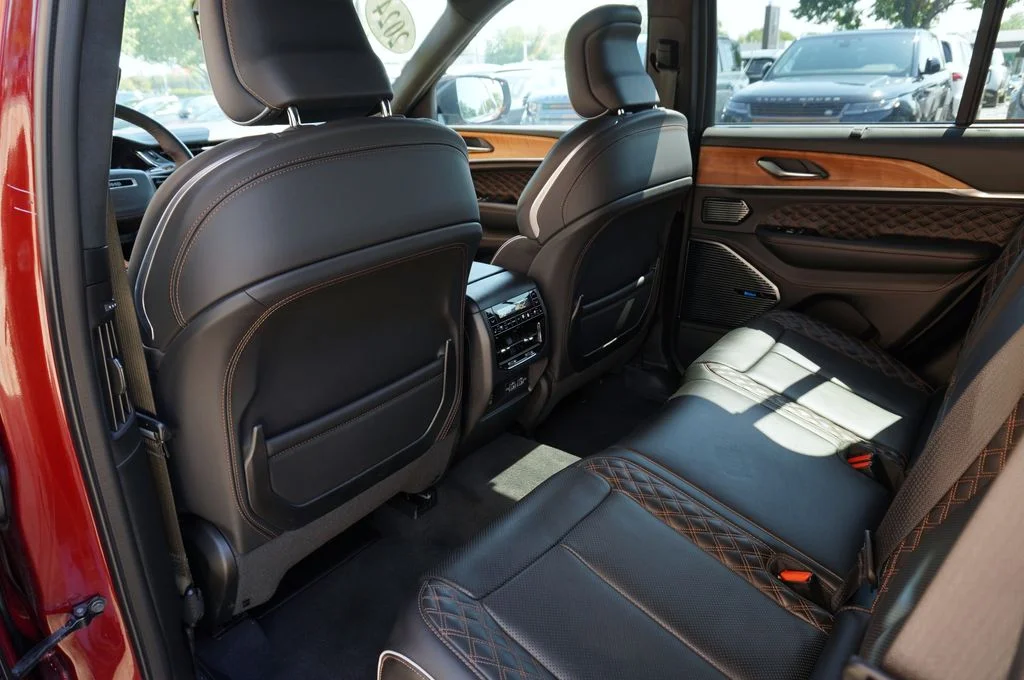 Used 2024 Red Jeep Summit Reserve image 32
