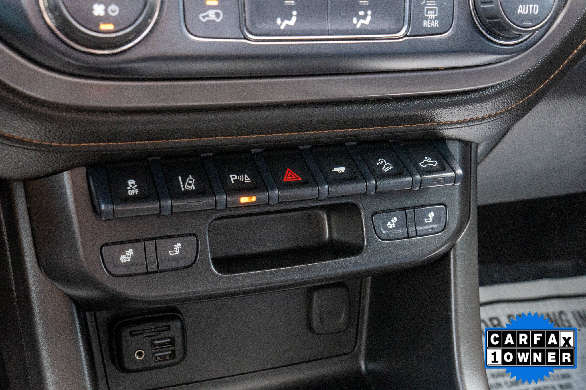 Used 2021 Satin Steel Metallic GMC 4WD AT4 w/Leather image 23